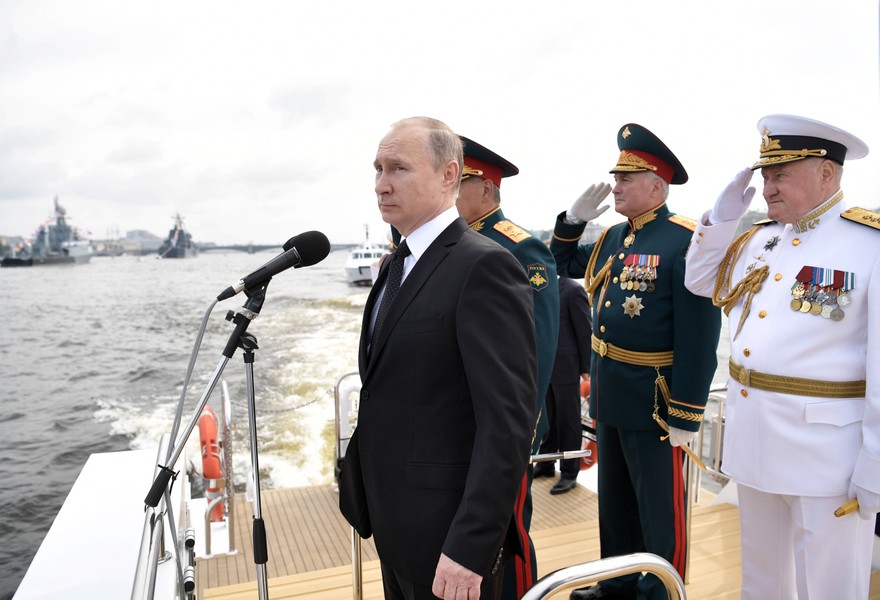 50 tàu chiến, tàu ngầm Nga phô trương sức mạnh